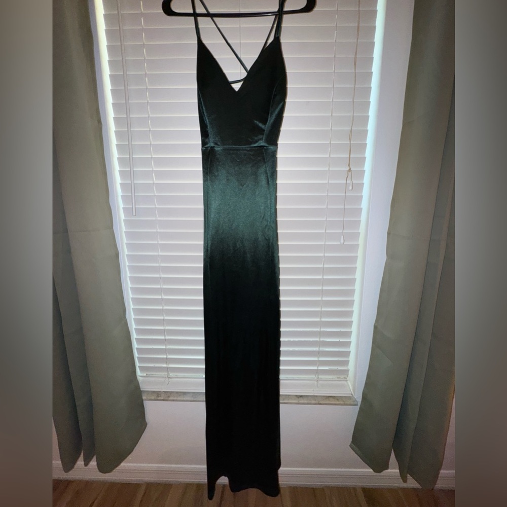 Silky maxi Windsor emerald green dress